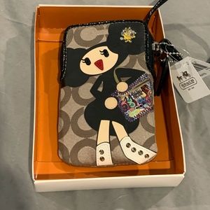 Rare New Coach Poppy Pepper Wristlet